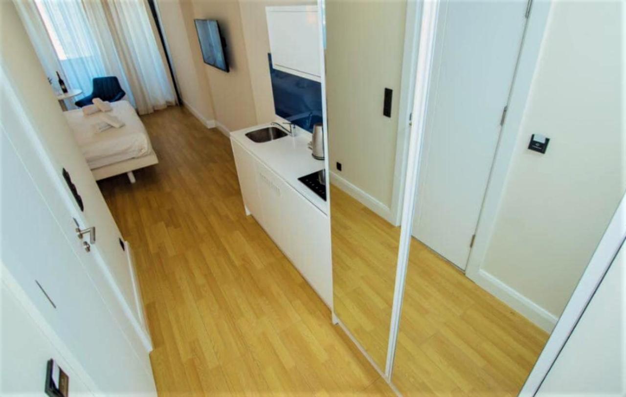 Orbi City Sea View - Special Category Aparthotel Batumi Exteriör bild