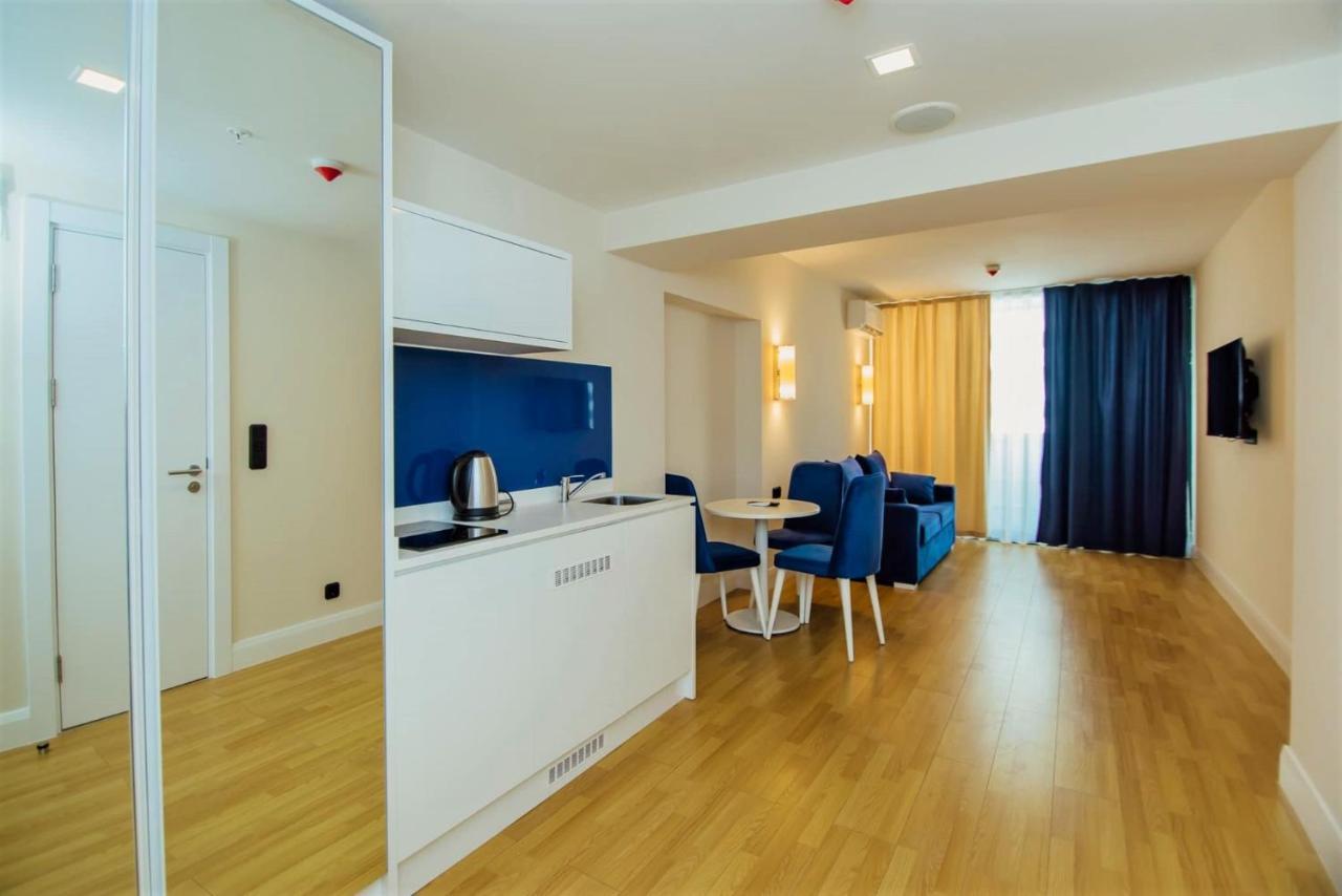 Orbi City Sea View - Special Category Aparthotel Batumi Exteriör bild